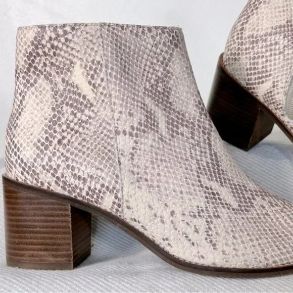 Seychelles NEW Occasion Nueutral Snake Print Ankle Boot- Size 8 - Picture 3 of 14